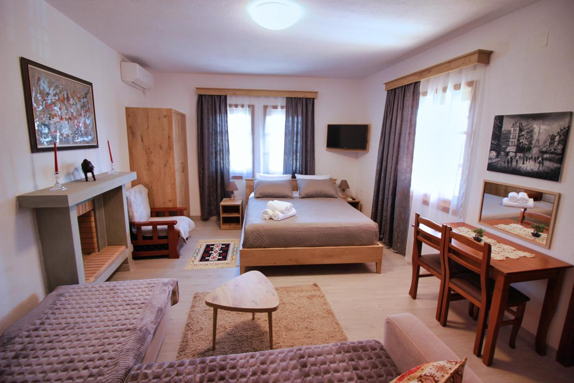 Emblematic House Apartment 4 Гирокастра Экстерьер фото