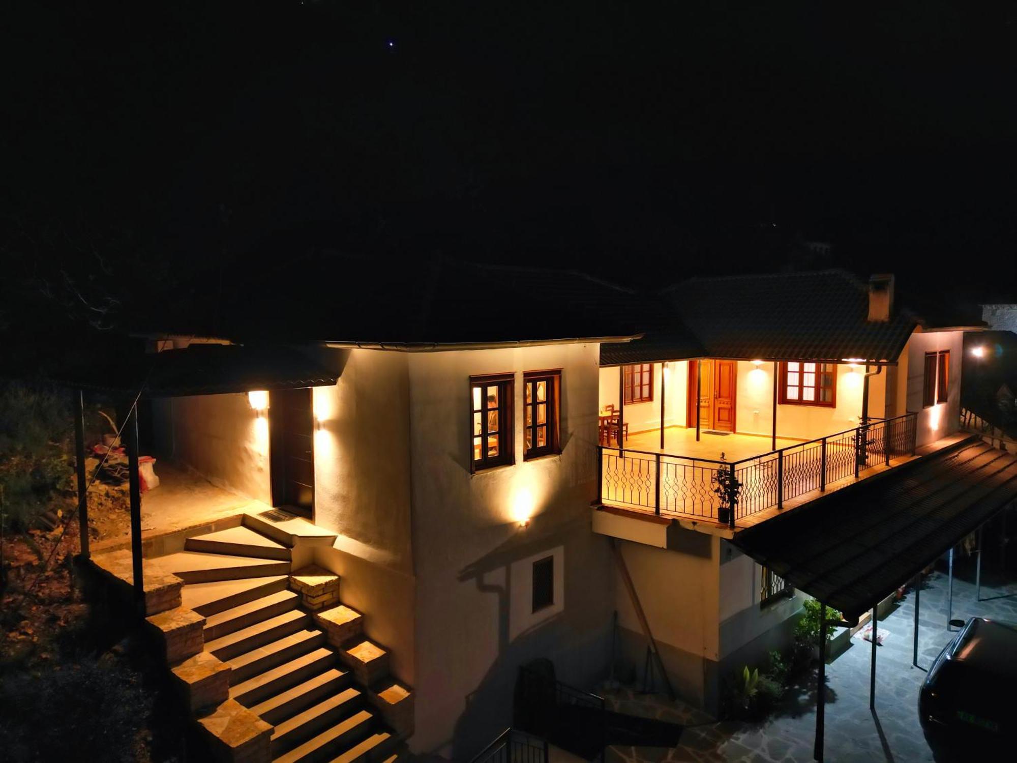 Emblematic House Apartment 4 Гирокастра Экстерьер фото
