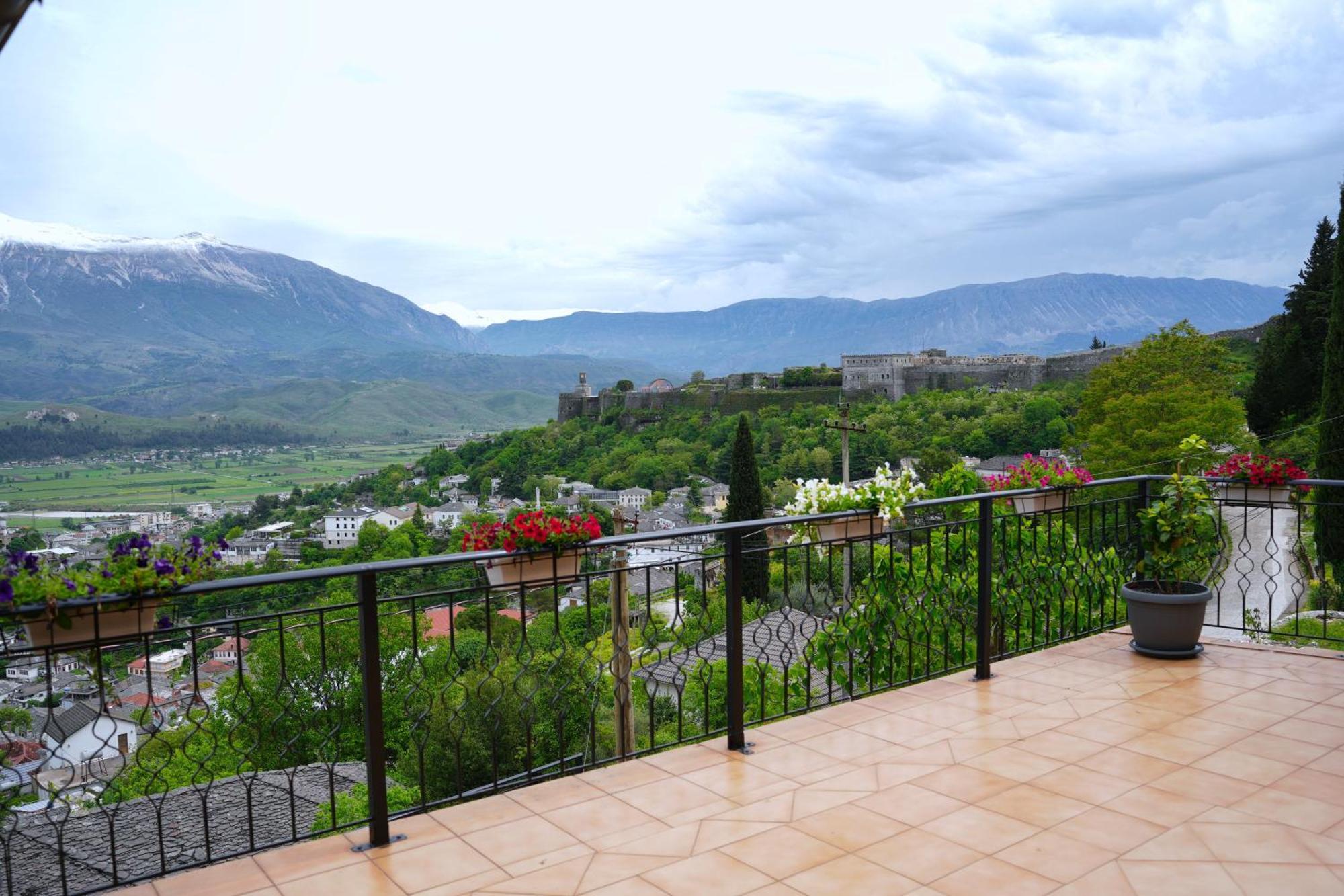 Emblematic House Apartment 4 Гирокастра Экстерьер фото